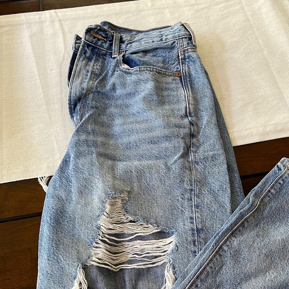 American Eagle Ripped Jeans - Picture 1 of 8